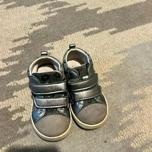Ciciban silver and gray child’s shoes Europe size 21, 4 1/2 USA